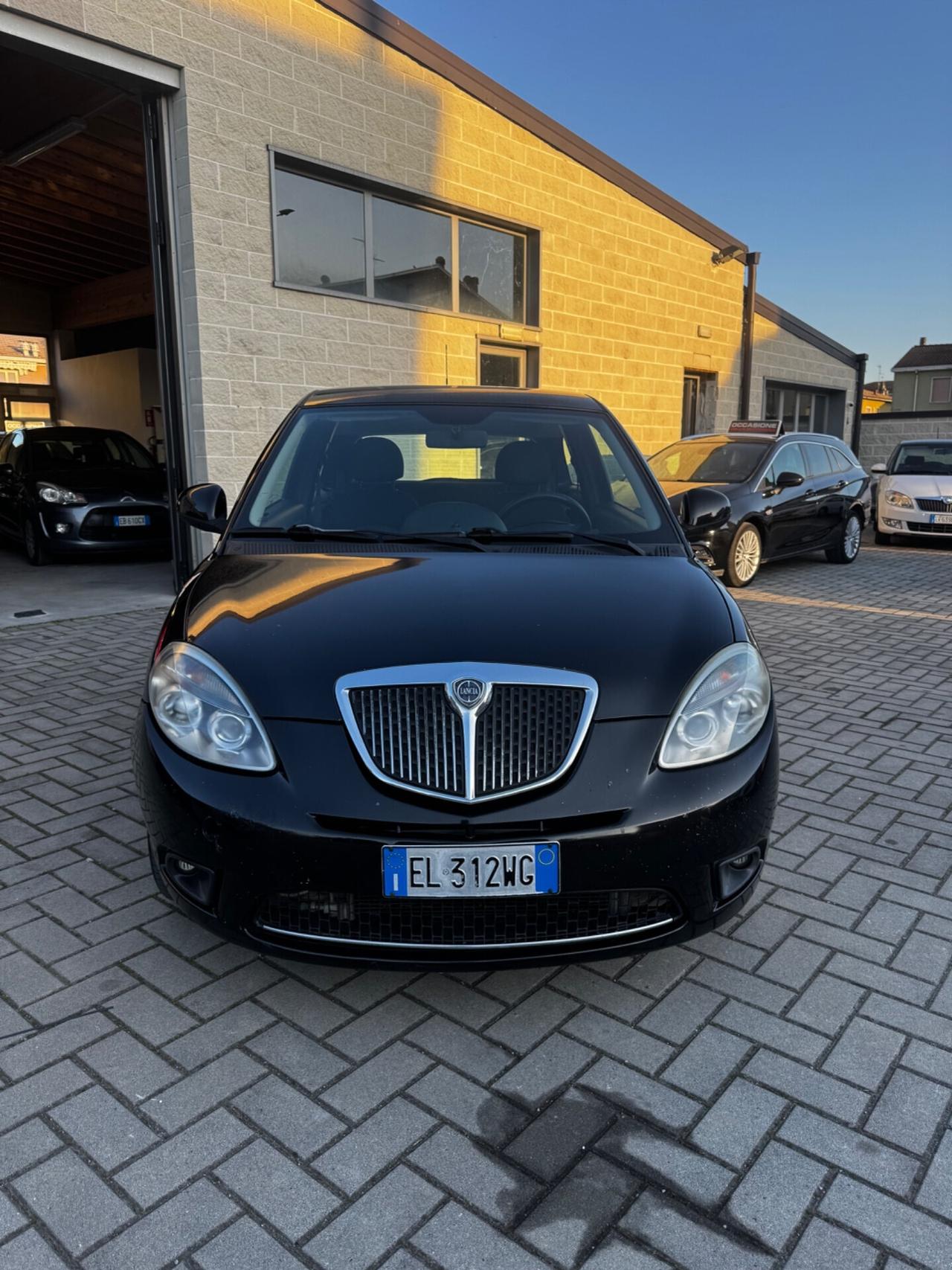 Lancia Ypsilon 1.2 69 CV 5 porte S&S Platinum