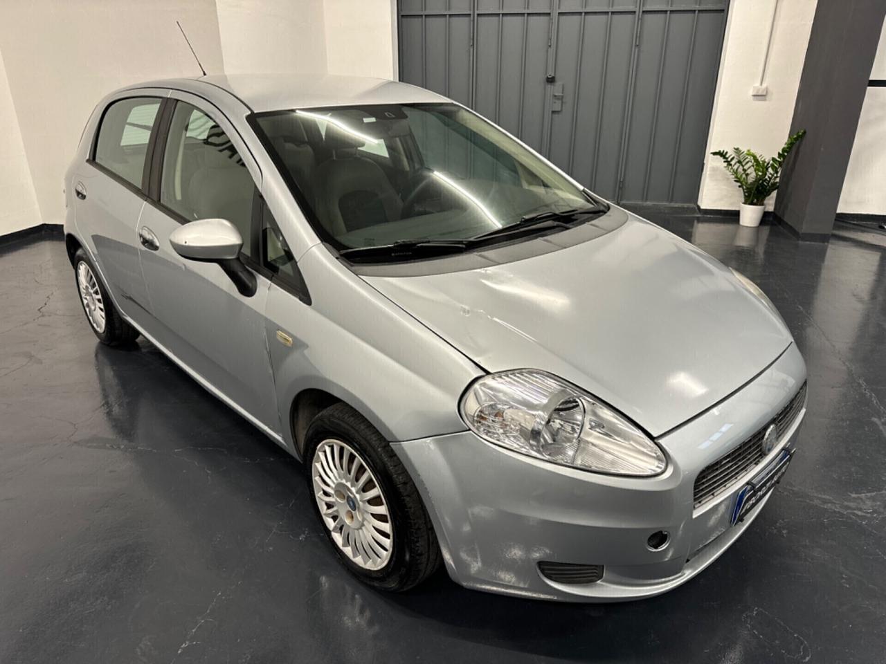 Fiat Grande Punto 1.2 5p DISTRIBUZIONE NUOVA!