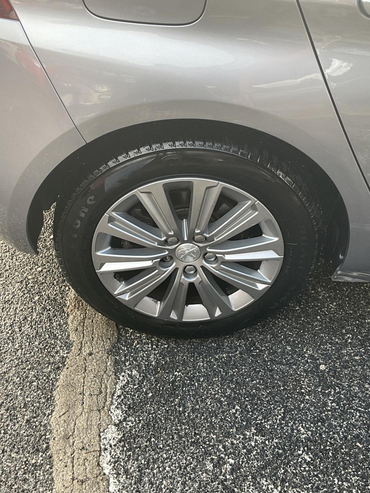 308 1.2 130 cv- Allure-iva esp-unipro