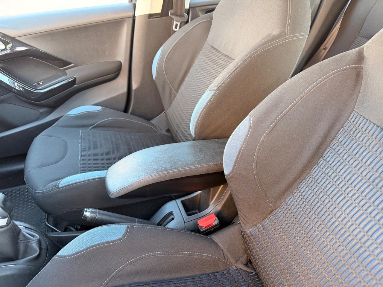 Peugeot 208 1.4 HDi 68CV Allure NAVI