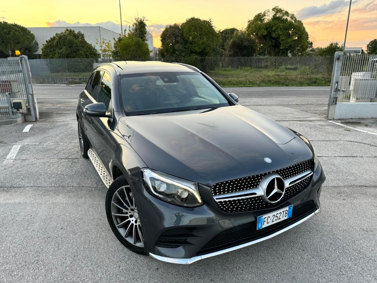MERCEDES GLC 250d Premium AMG - Tetto Pelle Led 20