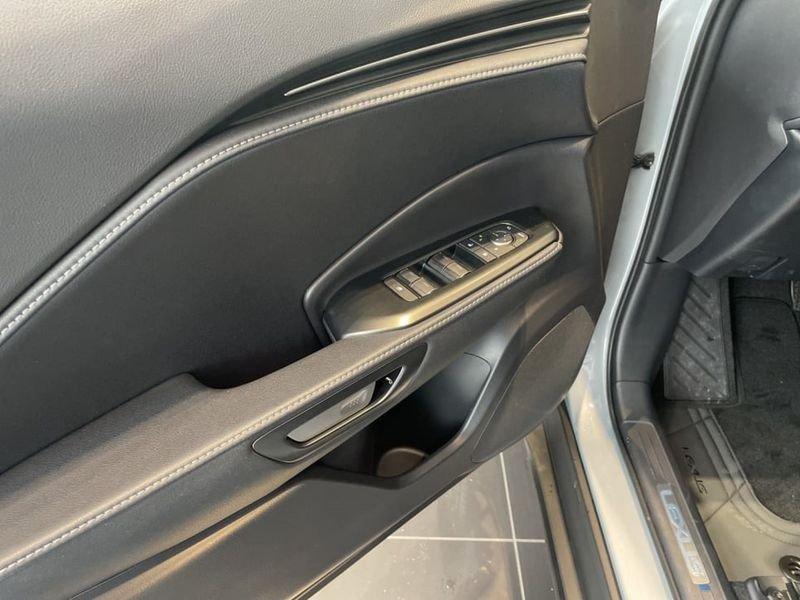 Lexus LBX Hybrid Relax 2WD