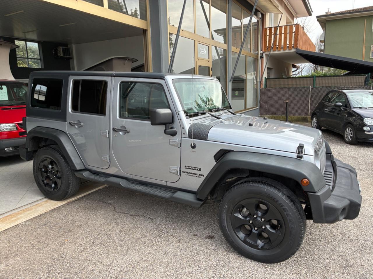 Jeep Wrangler Unlimited 2.8 CRD Sport