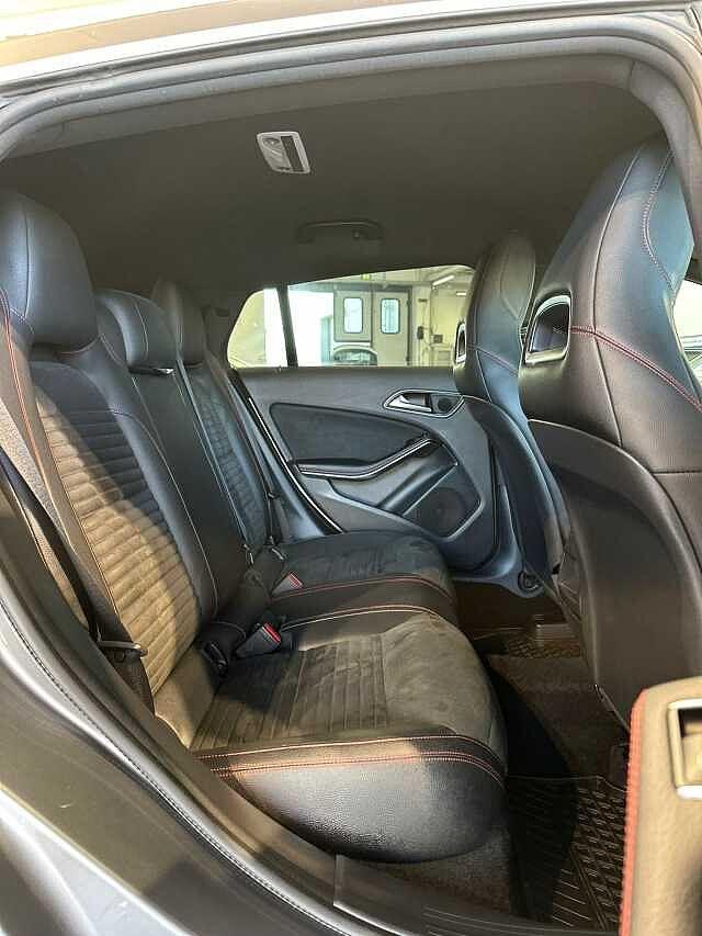 Mercedes-Benz CLA 220 220 d S.W. Automatic Premium Dark Night
