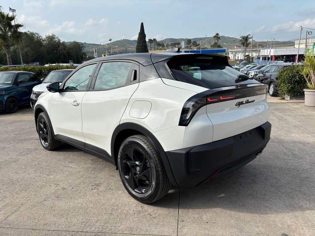 Alfa Romeo Junior 1.2 136 CV Hybrid 2026 KM 0 IVA ESPOSTA Tua a solo 249 Euro al mese