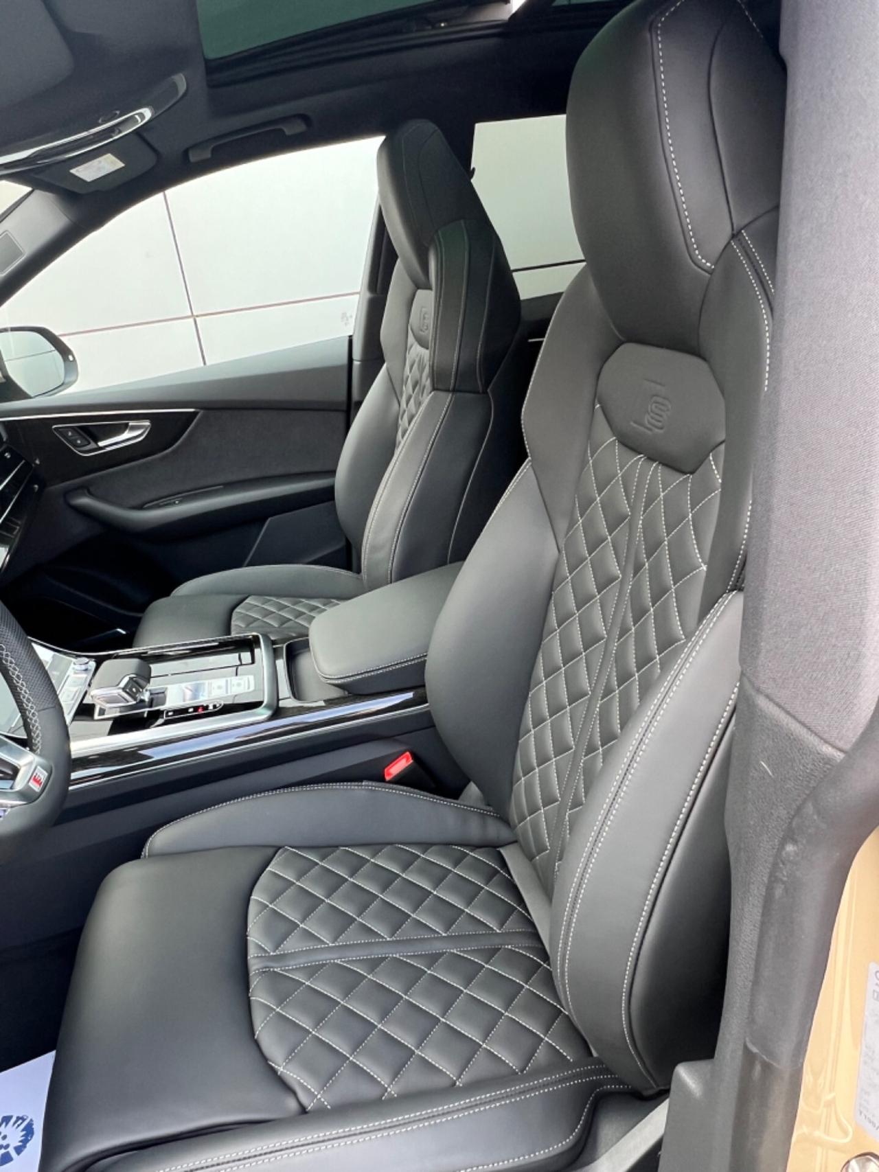 Audi Q8 50 TDI S-Line possibilità noleggio no scoring
