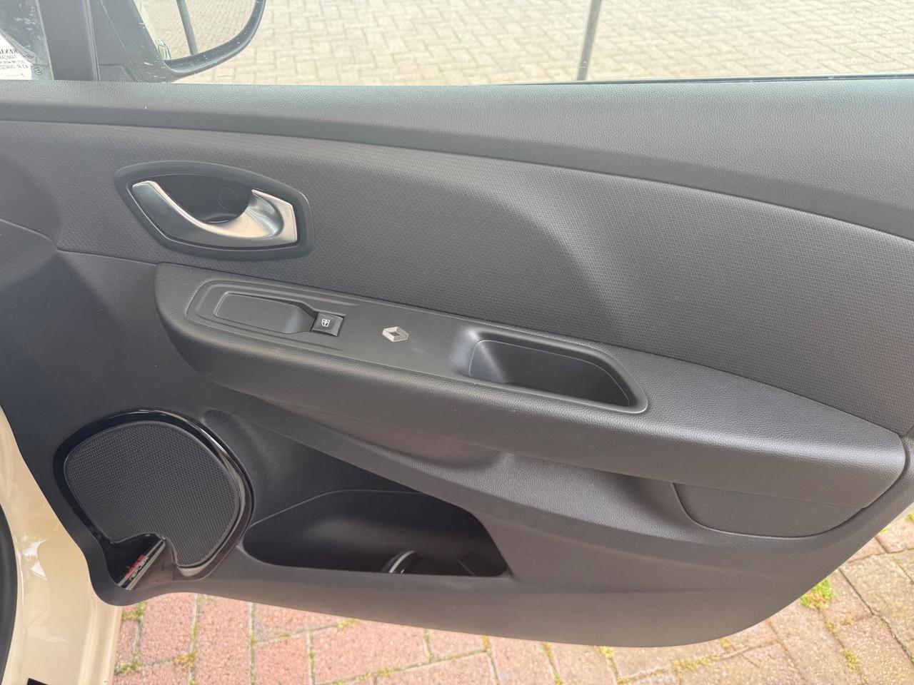 Renault Clio Duel 1.5 ENERGY dCi 75 Eco2 #5518