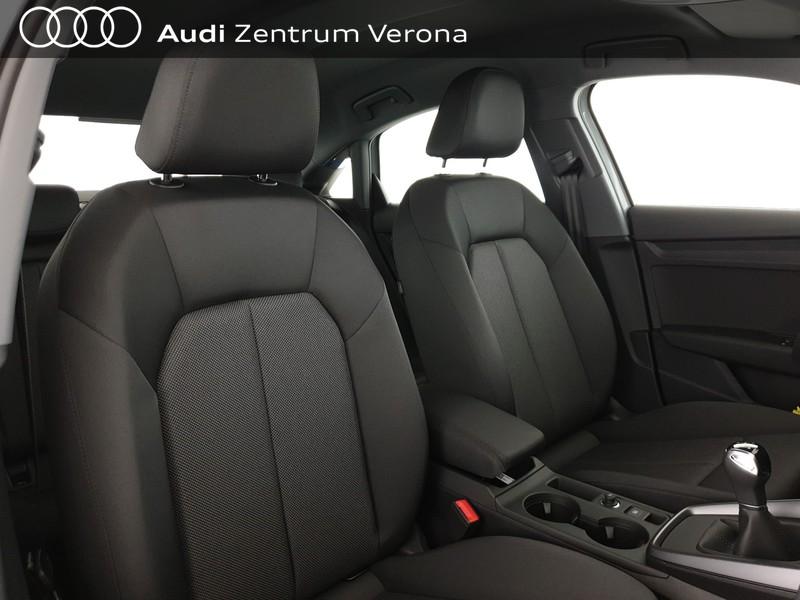 Sedan 30TDI 116CV Business