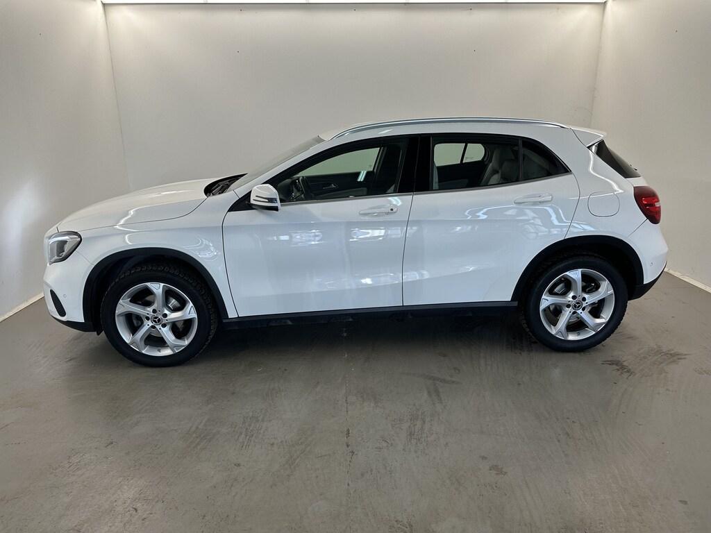 Mercedes GLA 200 200 D Premium 7G-DCT