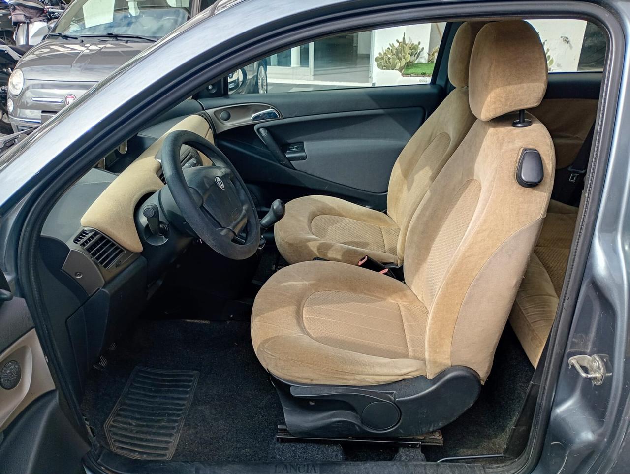 Lancia Ypsilon 1.3 MJT 75 CV Argento