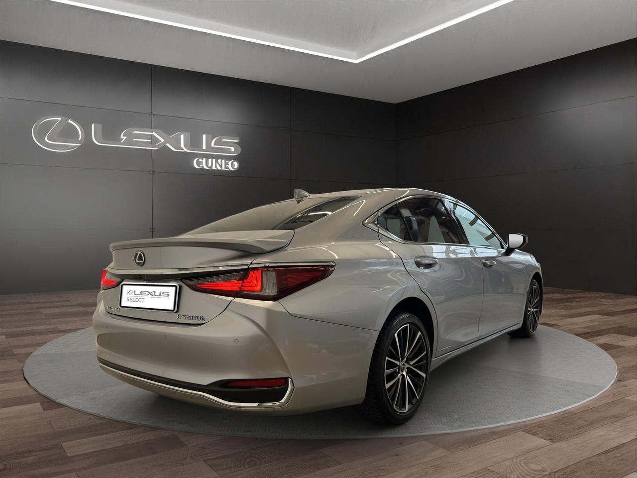 Lexus ES 300h 2.5 Executive cvt