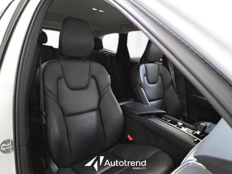 Volvo XC60 B4 197+14 CV AWD Automatica Mild Hybrid Diesel Momentum