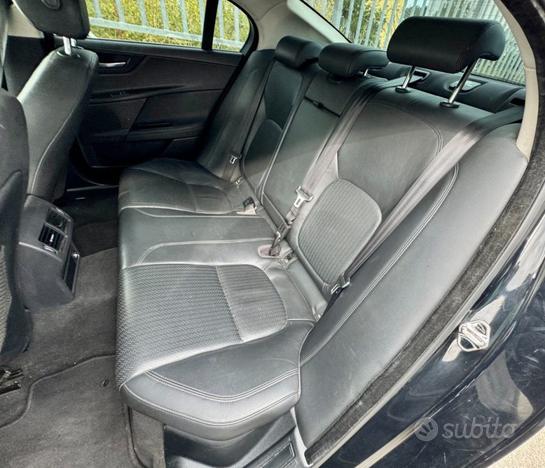 JAGUAR XE 2.0 D Turbo 180CV aut. Prestige