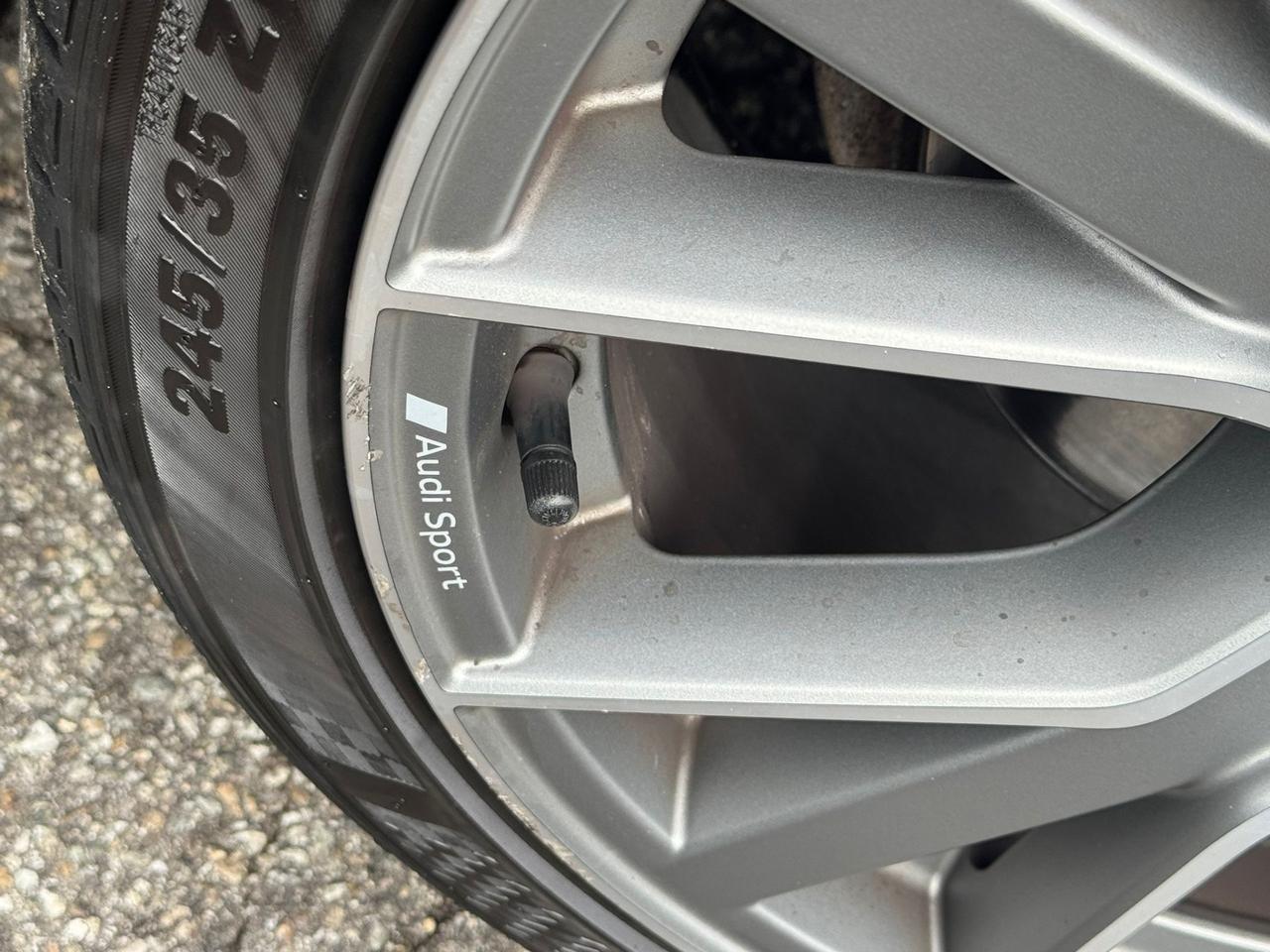 Audi A4 Avant 40 TDI S tronic line edition