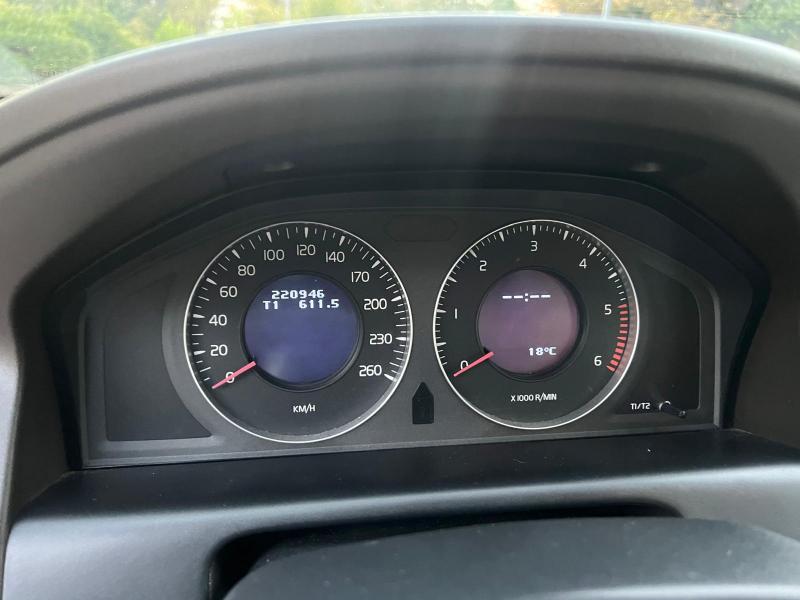 Volvo XC60 2.4d Momentum fwd 175cv auto