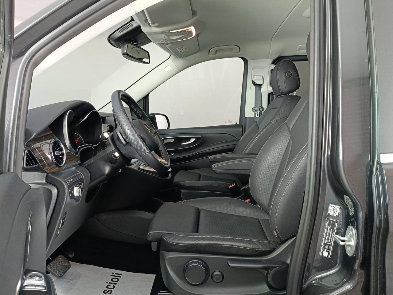 Mercedes-Benz Classe V - W447 2019 Extralong - V Extralong 300 d Premium 4matic auto