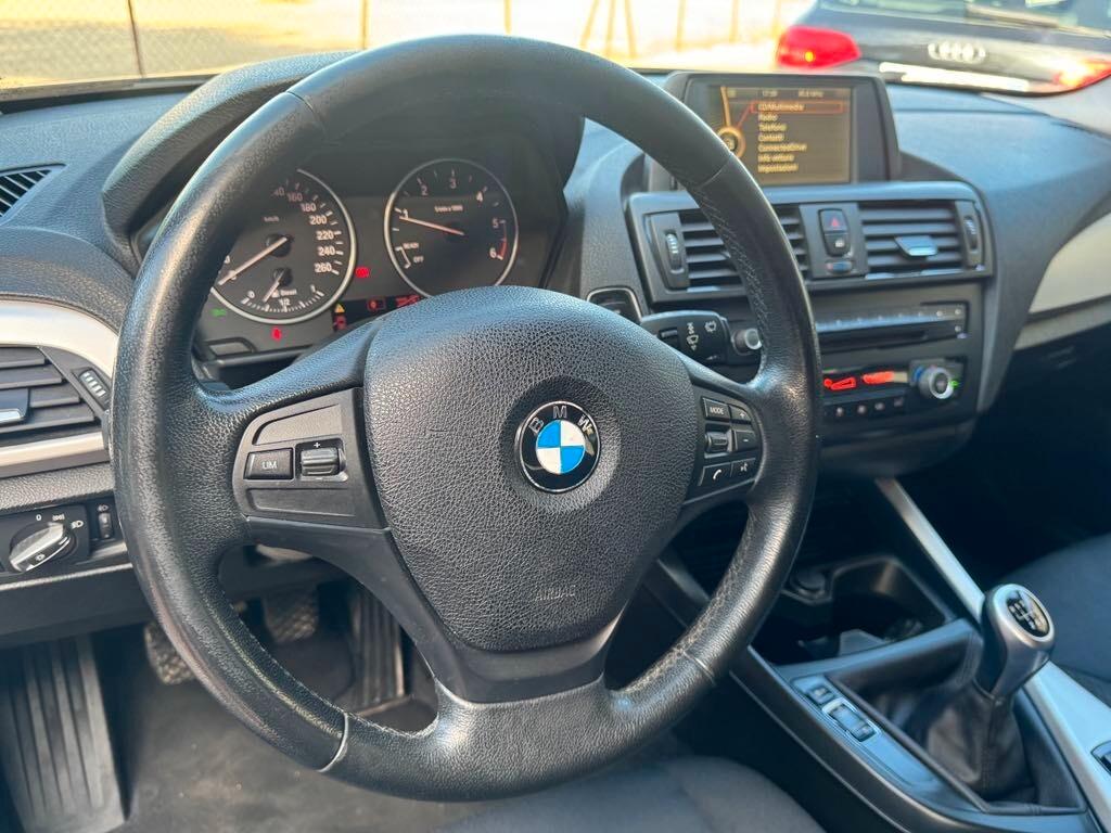 Bmw 118 2.0 2013 d 5p. Unique