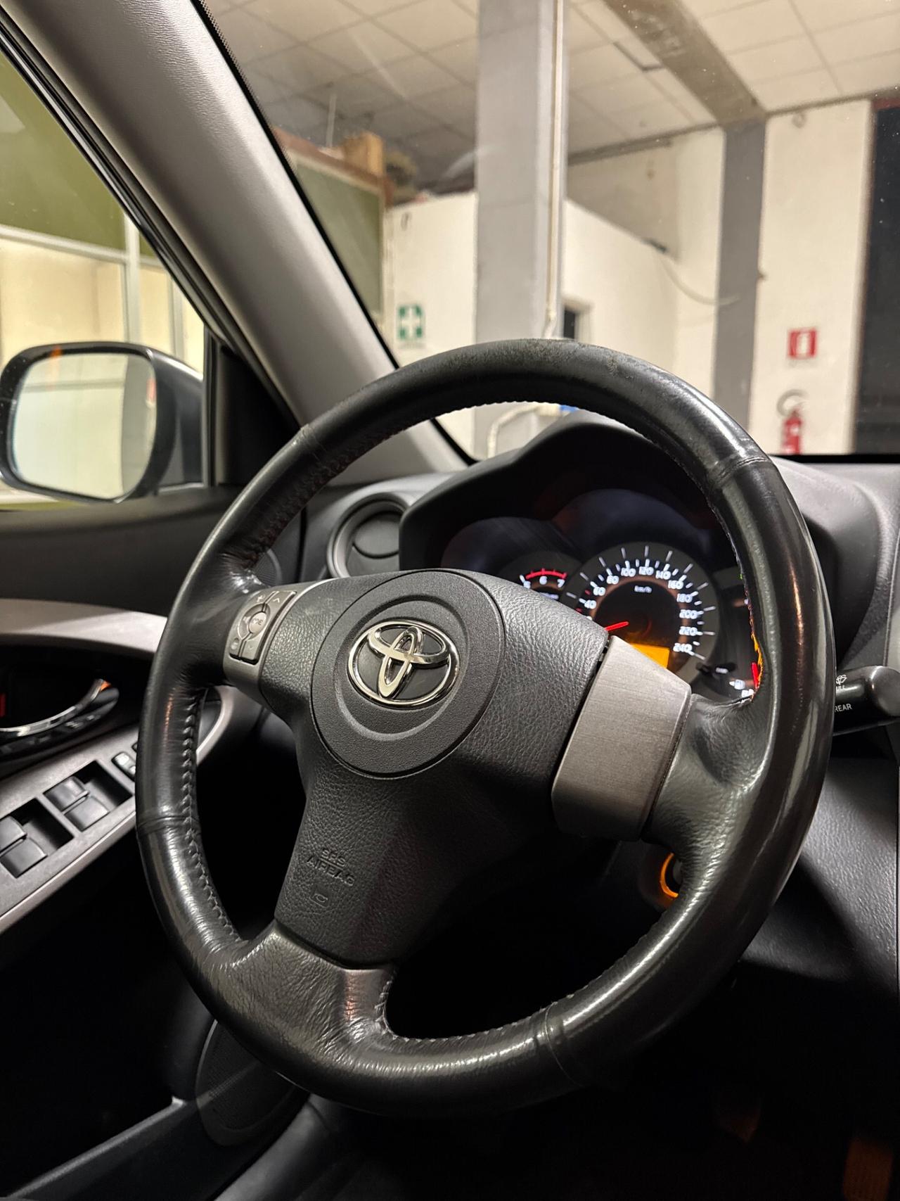 Toyota RAV 4 RAV4 2.2 D-4D 136 CV Sol