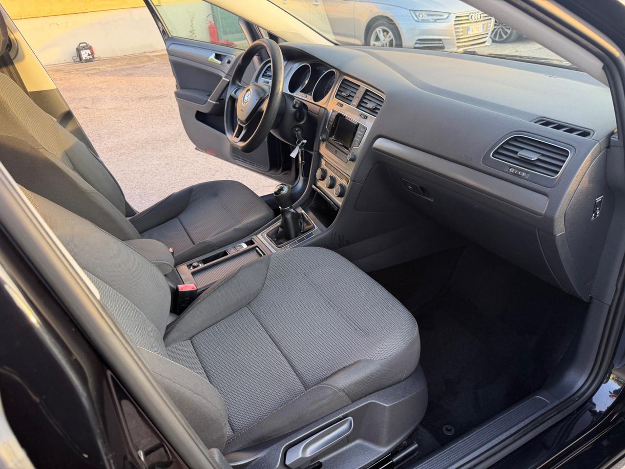 Volkswagen Golf 1.6 TDI DPF Highline