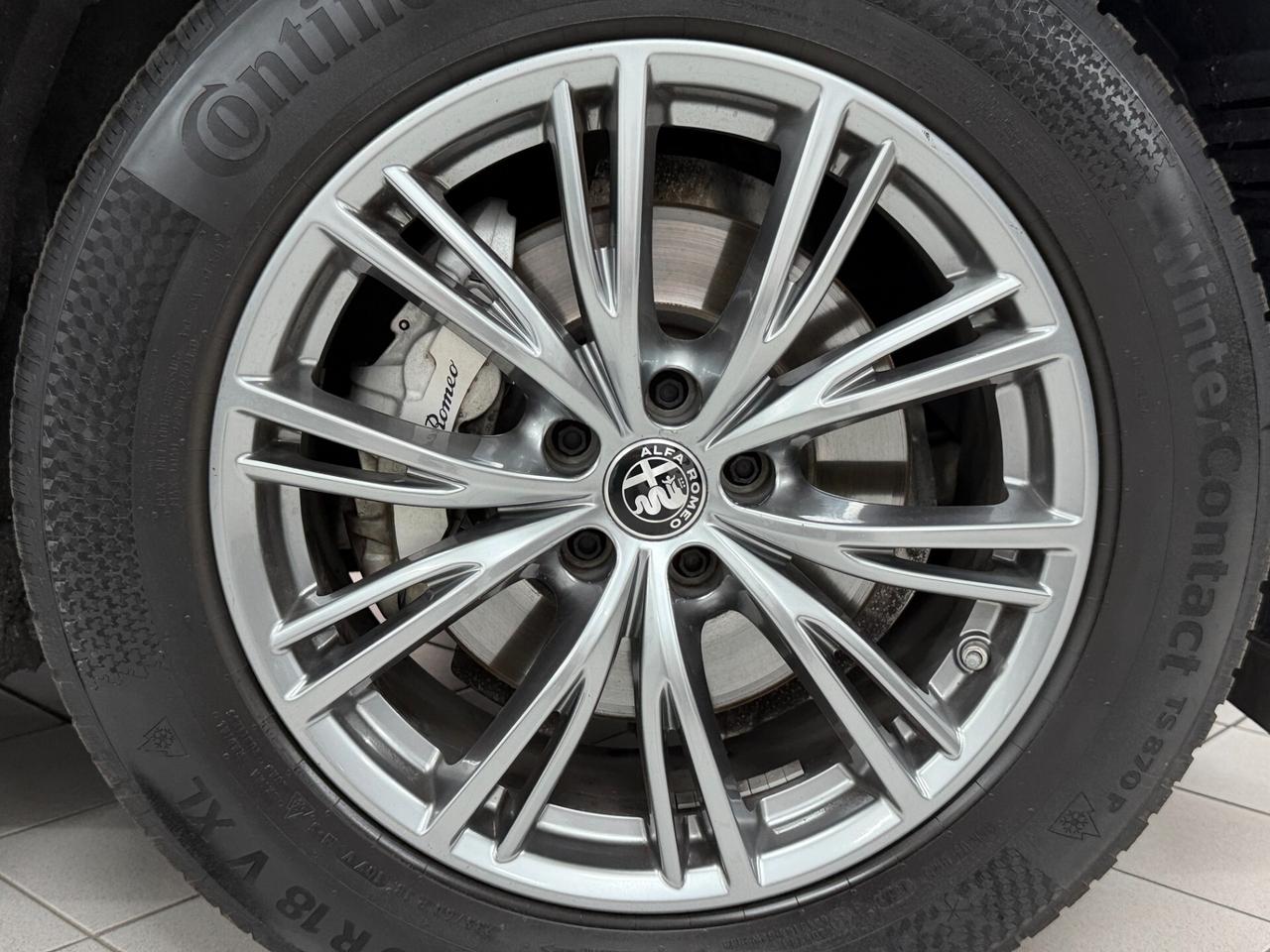 Alfa Romeo Stelvio 2.2 TD 210 CV SUPER AT8 Q4 FARI MATRIX MODELLO NUOVO TAGLIANDI KIT DISTRIBUZIONE ESEGUITO
