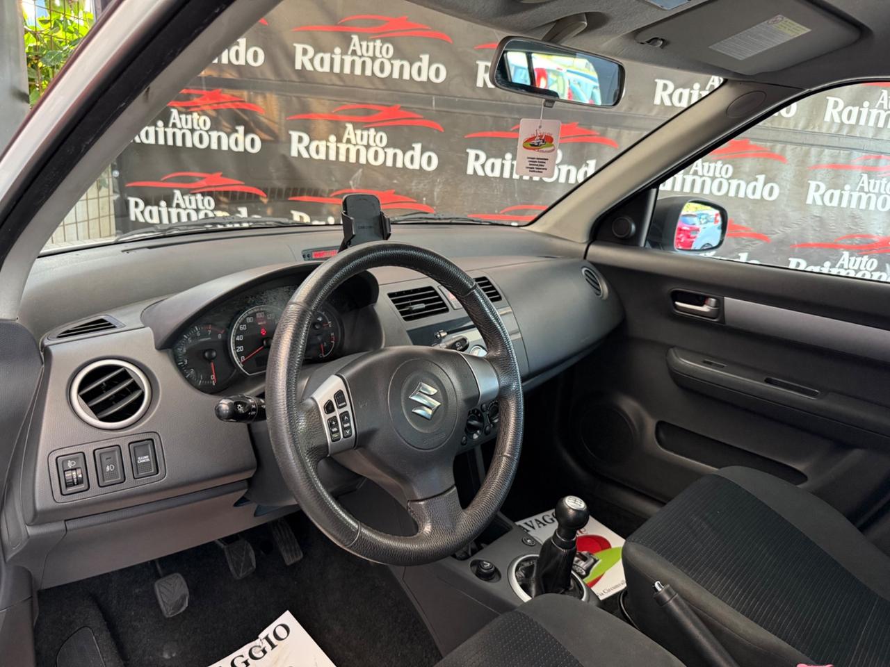 Suzuki Swift 1.3 GPL 5p.