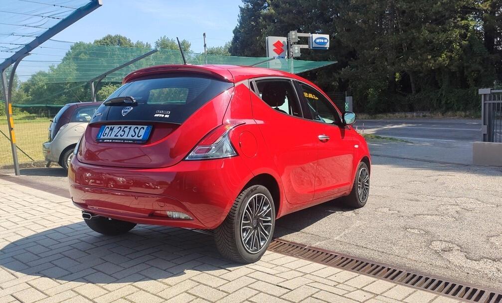 Lancia Ypsilon 1.0 FireFly 5 porte S&S Hybrid Gold