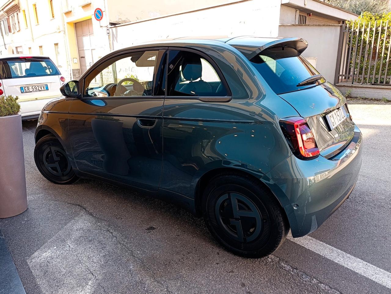 Fiat 500e Giorgio Armani 42 kWh (118cv) praticamente nuova