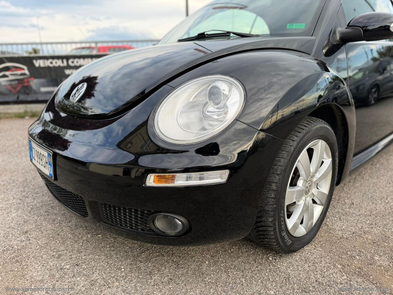 VOLKSWAGEN New Beetle 1.4 16V Cabrio