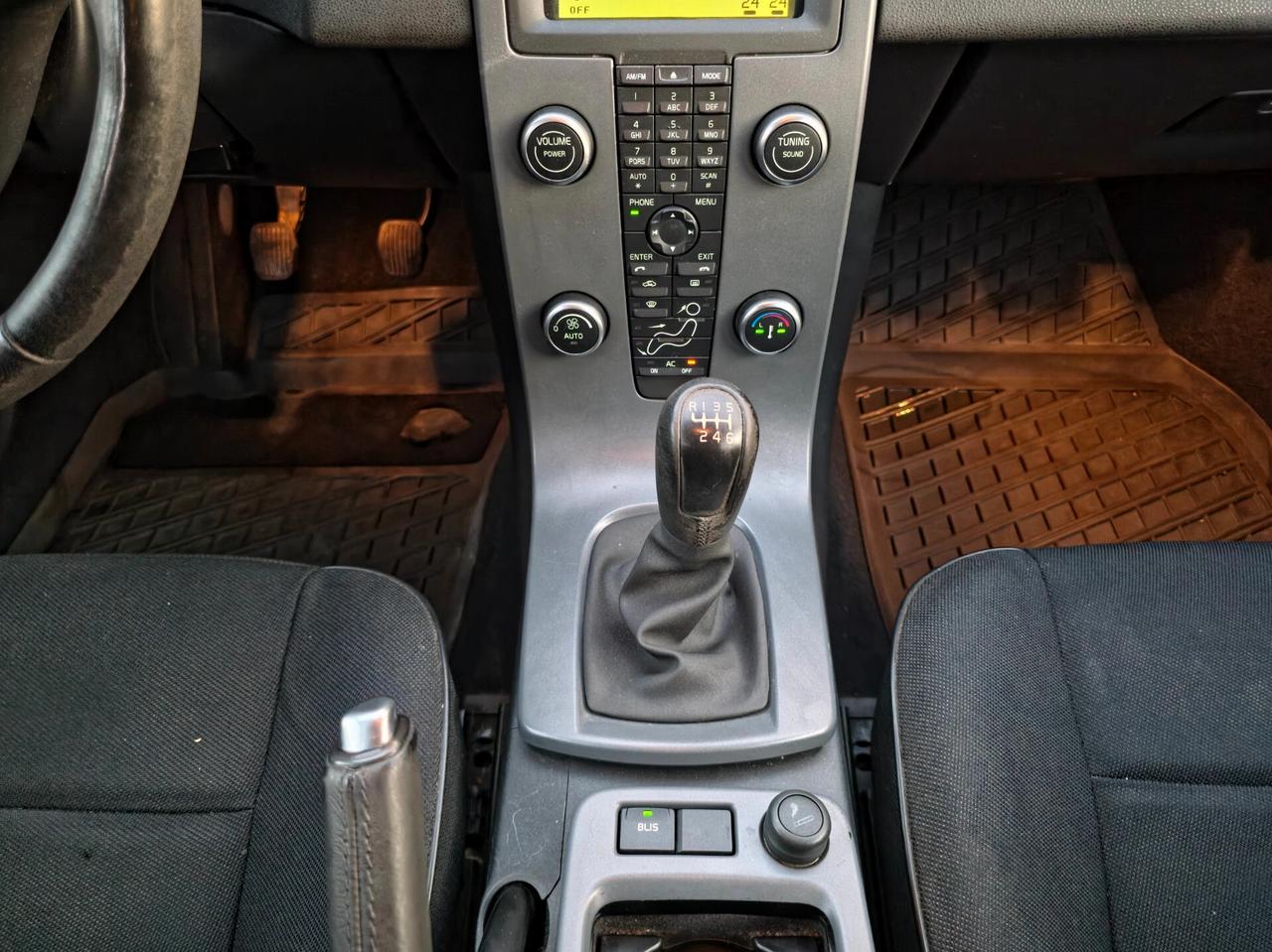 Volvo V50 D2 R-design CV-114 E5 Manuale NEO 2011