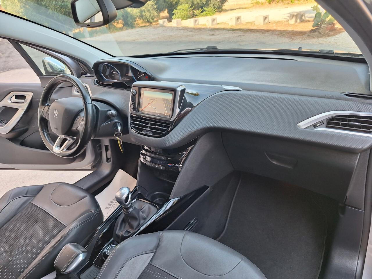 Peugeot 2008 1.6 HDi 120 Allure NAVI FULL