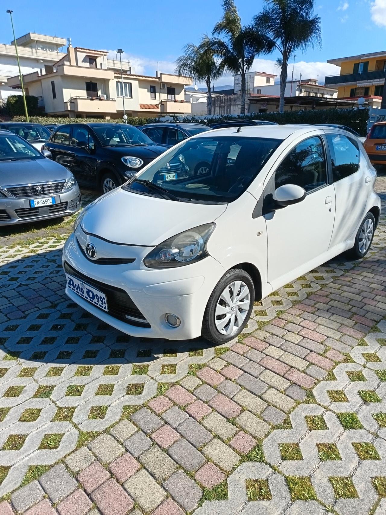 Toyota Aygo 1.0 12V VVT-i 5 porte Active Connect