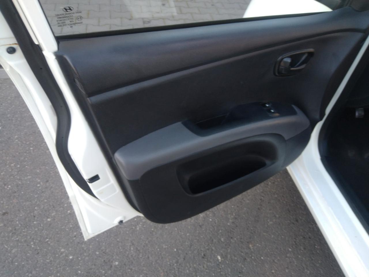 Hyundai i10 1.1 69cv 12V Sound Edition x neopatentati