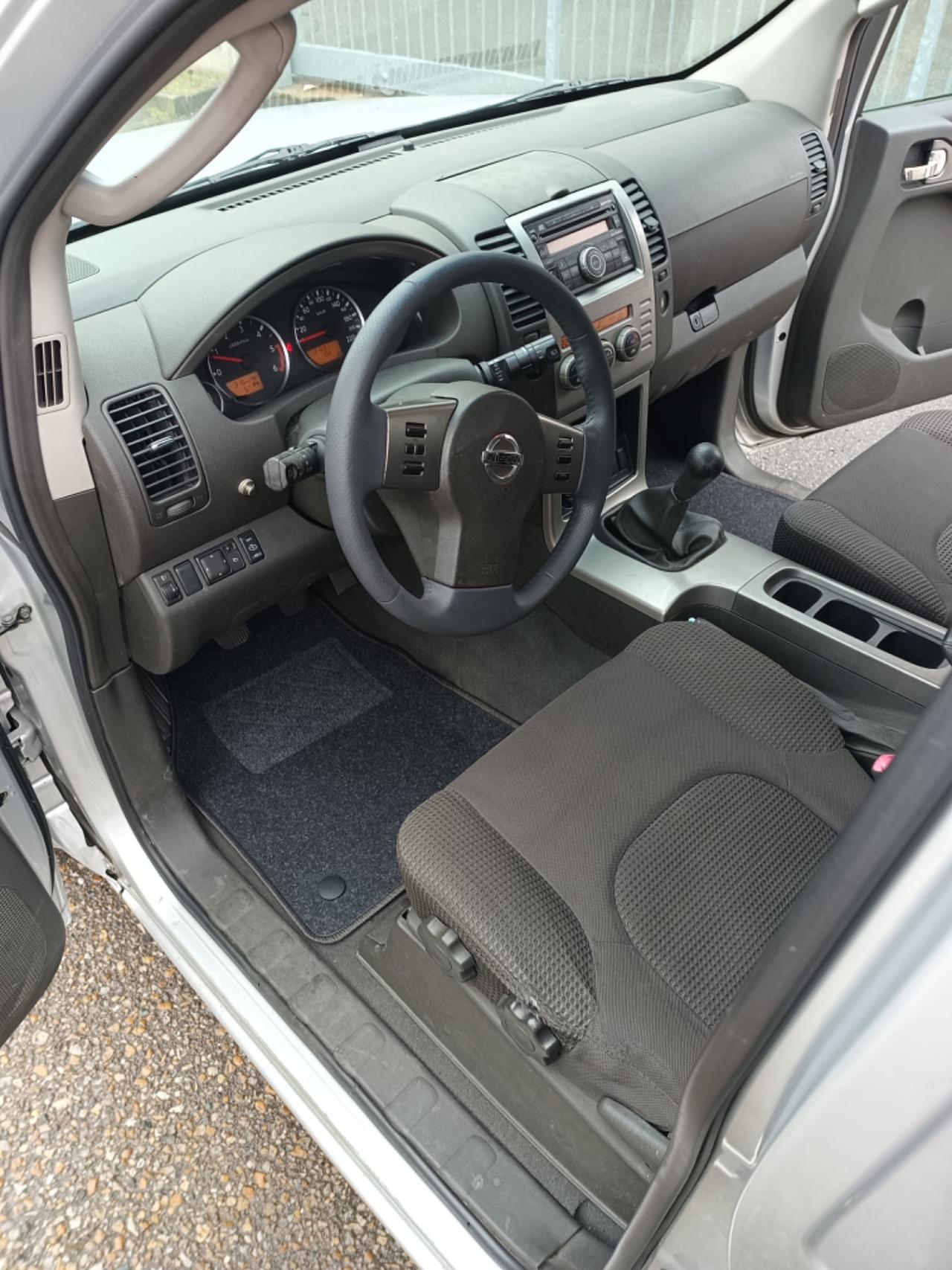 Nissan Navara 2.5 dCi 2 porte King Cab XE