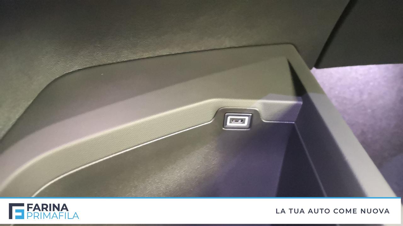 PEUGEOT Nuovo 5008 Hybrid 136 e-DCS6 ALLURE