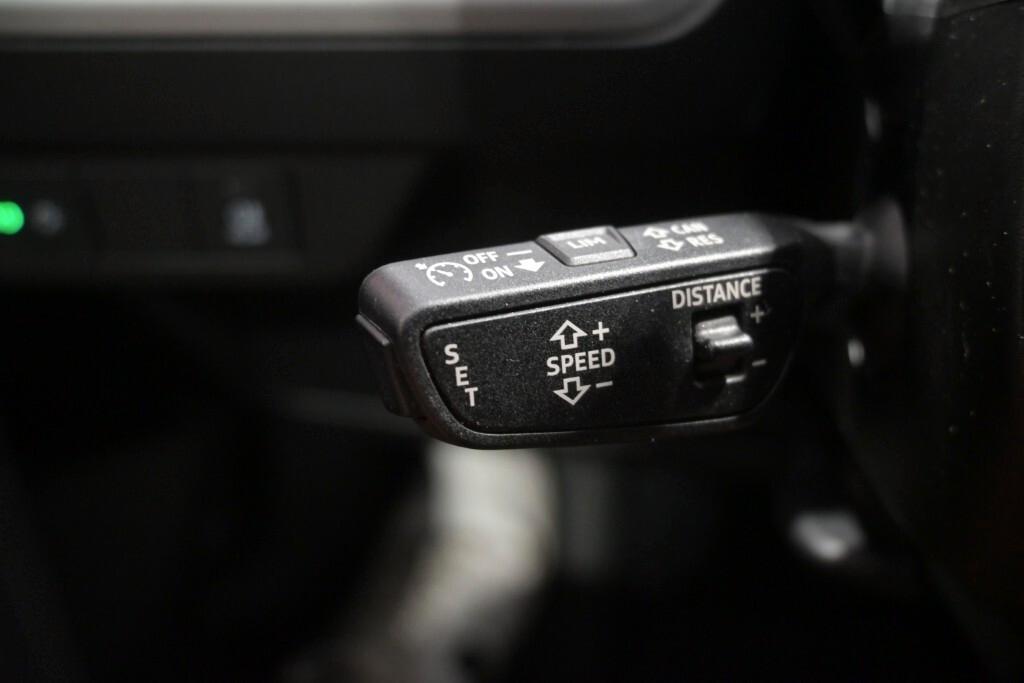 AUDI Q4 35 E-TRON 170CV AUTOMATIC BUSINESS ADVANCED ( FARI LED - VIRTUAL COCKPIT - ADAPTIVE CRUISE - CLIMA TRIZONA - NAVI - MIRROR - PARK ASSISTANT - CERCHI 19 - TELECAMERA POST. ) KM 32000