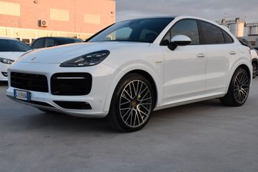 Porsche Cayenne Coupé 3.0 V6 E-Hybrid Platinum Edition
