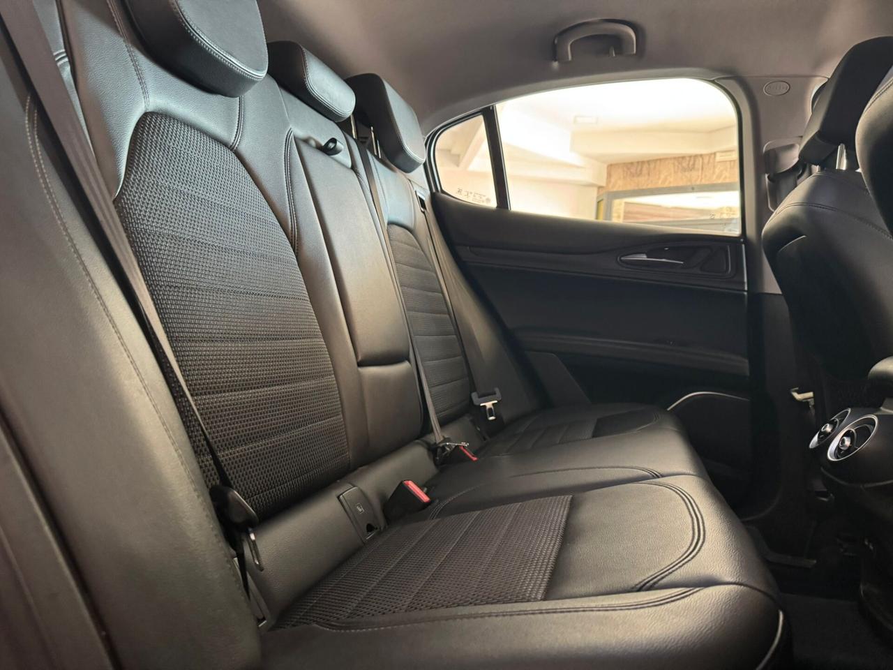 Alfa Romeo Stelvio 2.2 Turbodiesel 160 CV AT8 RWD Business