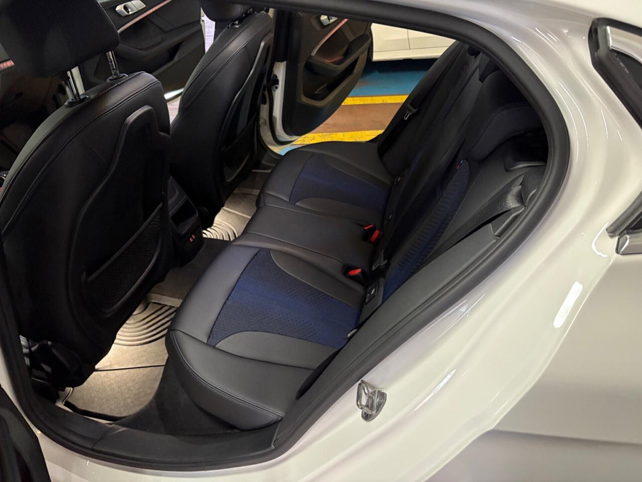 Bmw 120 120i 5p. Msport
