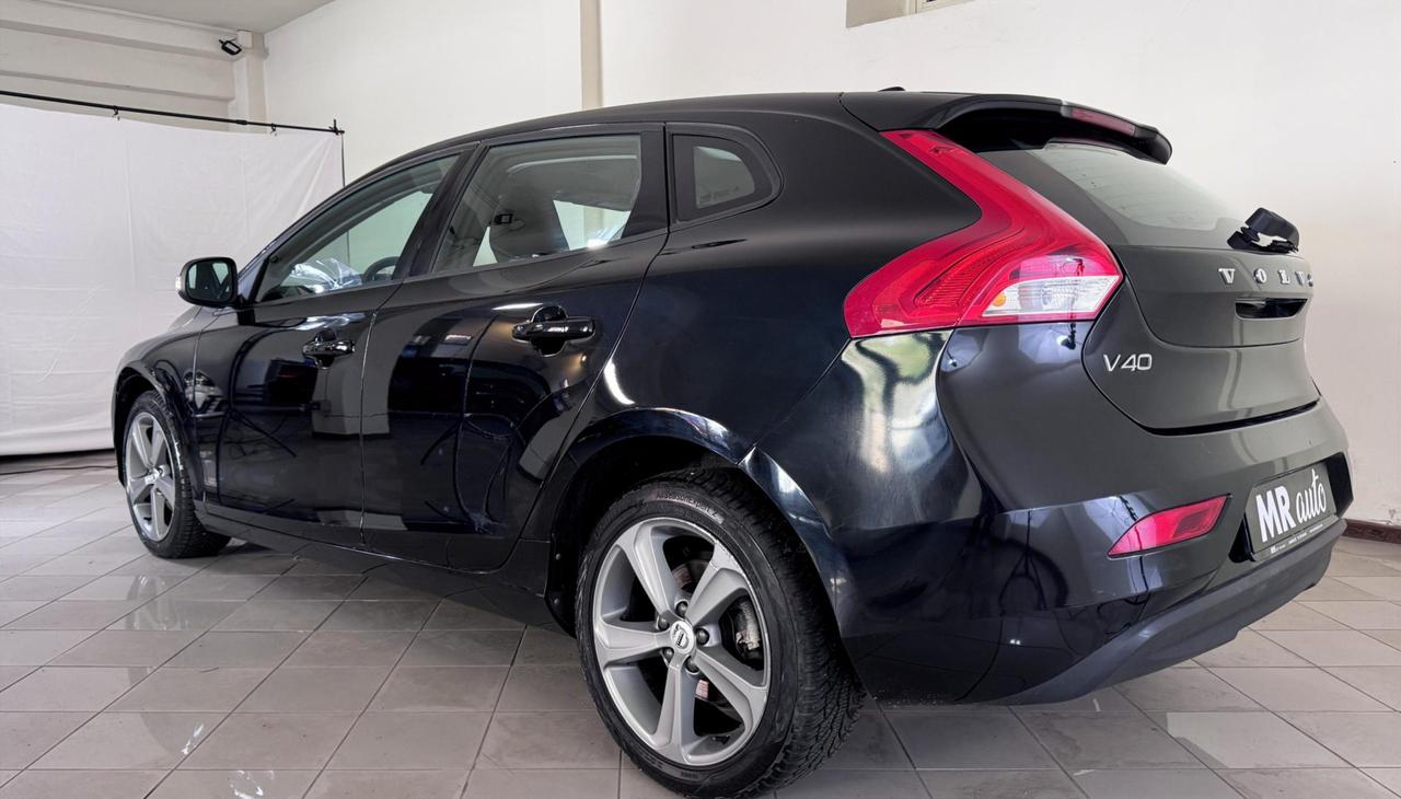 Volvo V40 2.0 d2 Momentum my17