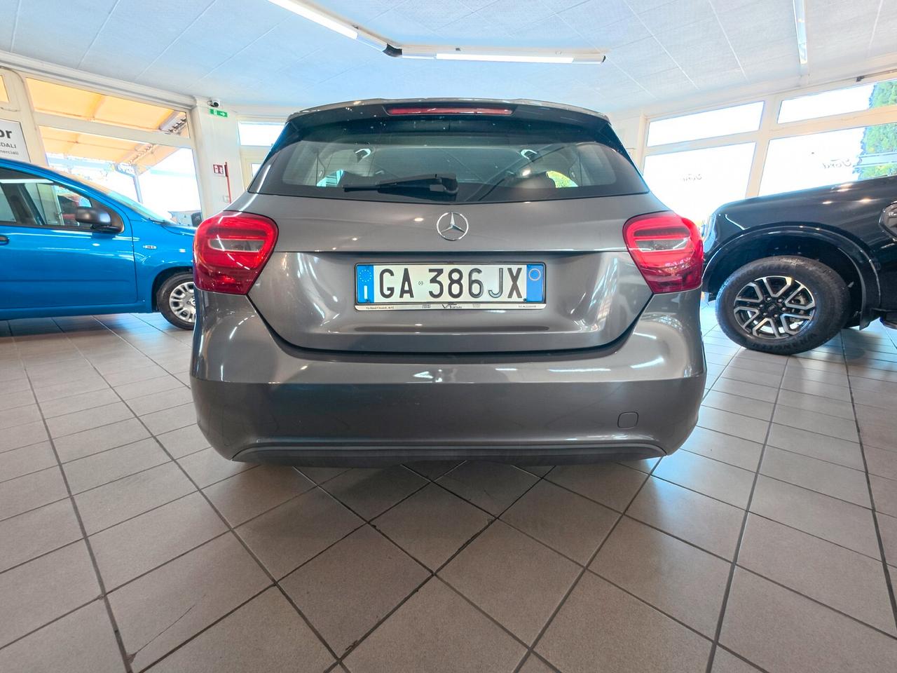 Mercedes-benz A 180 d Premium