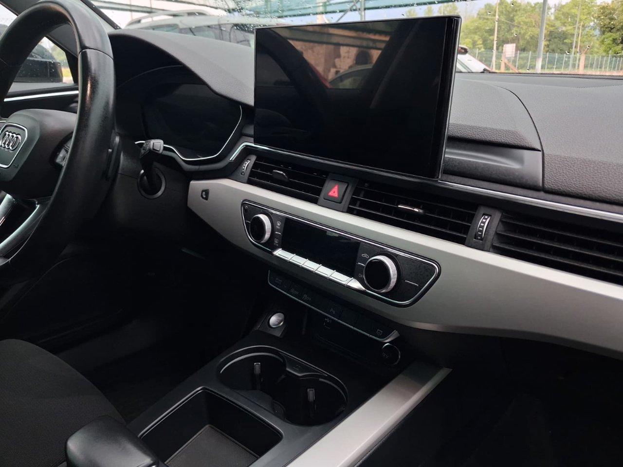 Audi A4 Avant 30 2.0 tdi mhev Business Advanced 136cv s-tronic