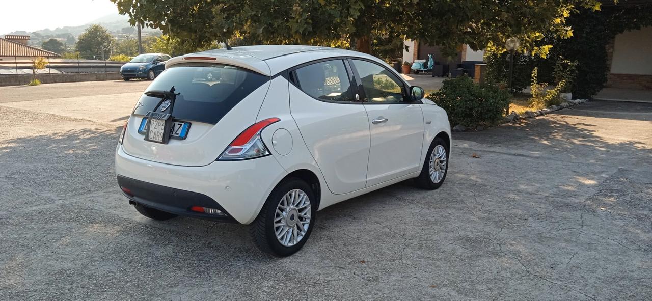 Lancia Ypsilon 1.2 69 CV 5 porte GPL Ecochic Gold