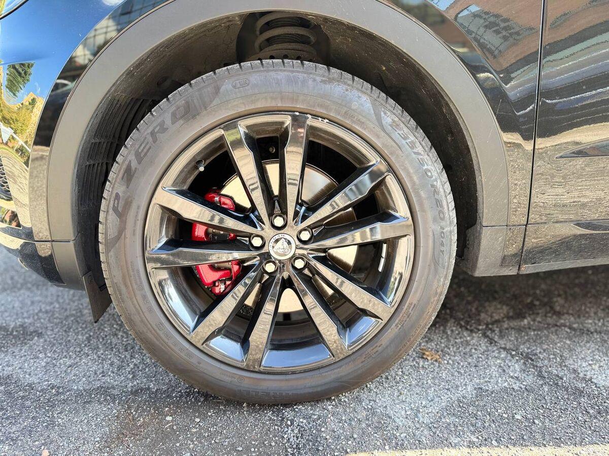 Jaguar E-Pace 2.0d i4 mhev R-Dynamic Black awd 163cv auto