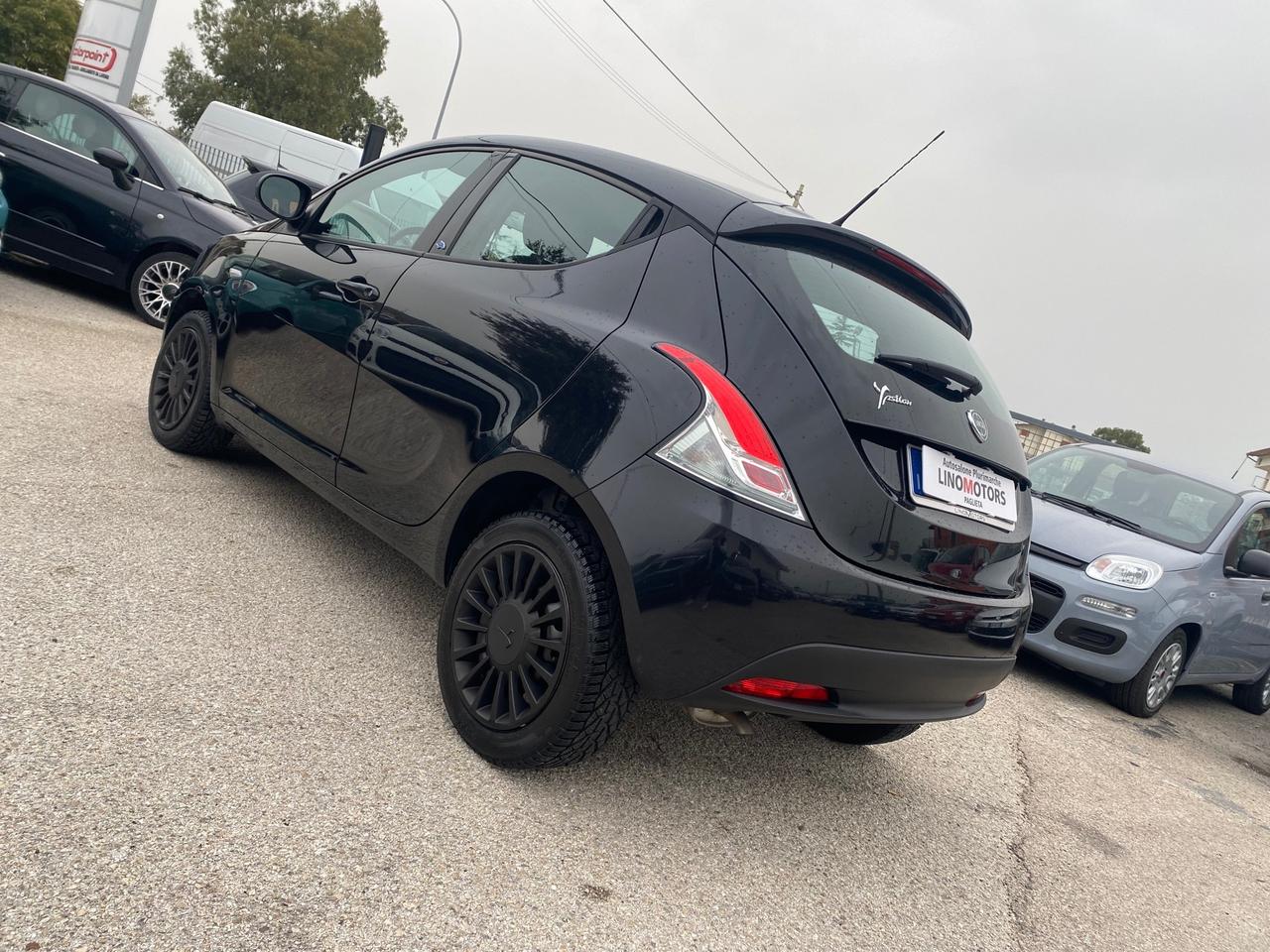 Lancia Ypsilon 1.2 69 CV 5 porte Elefantino Blu