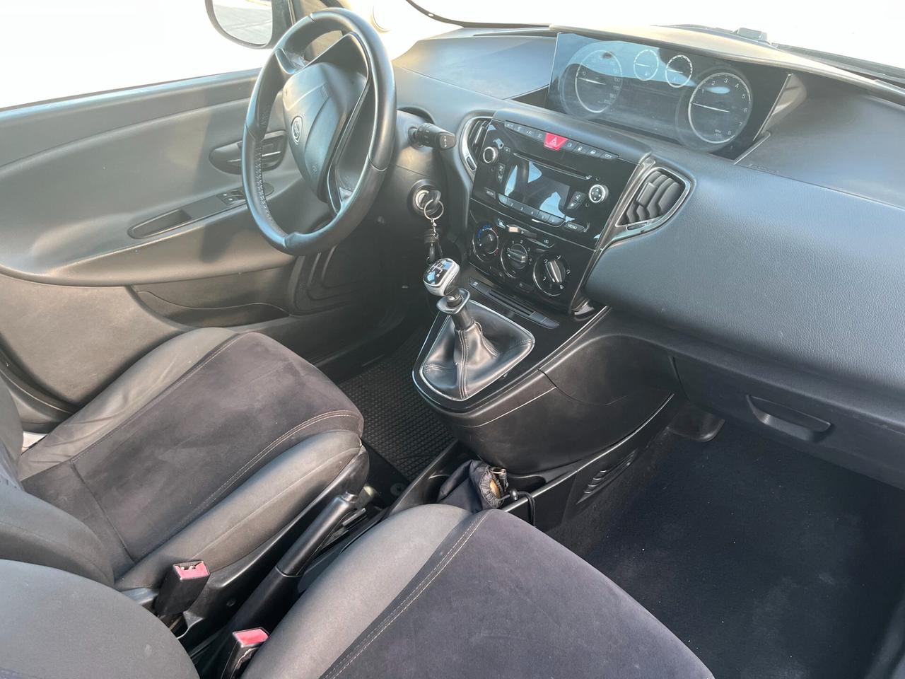 SPLENDIDA Lancia Ypsilon 1.2 Benz/GPL Casa Madre Block Shaf