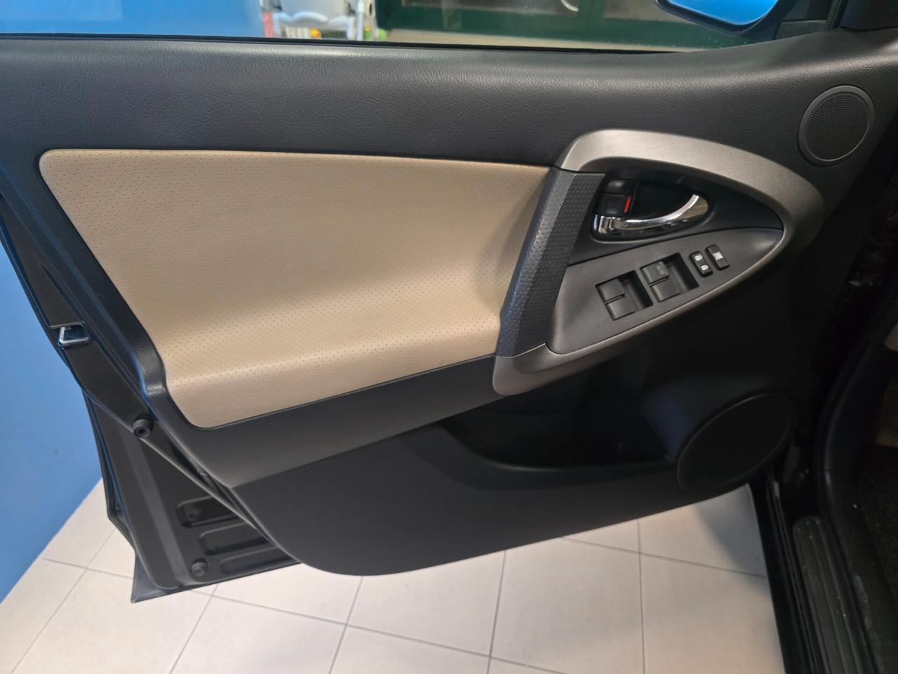 Toyota RAV 4 RAV4 Crossover 2.2 D-4D 150 CV DPF Luxury