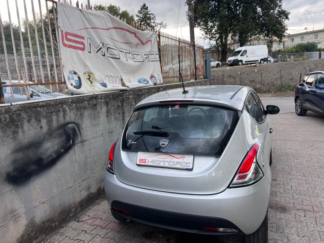 Lancia Ypsilon 1.2 69 CV 5 porte GPL Ecochic Gold