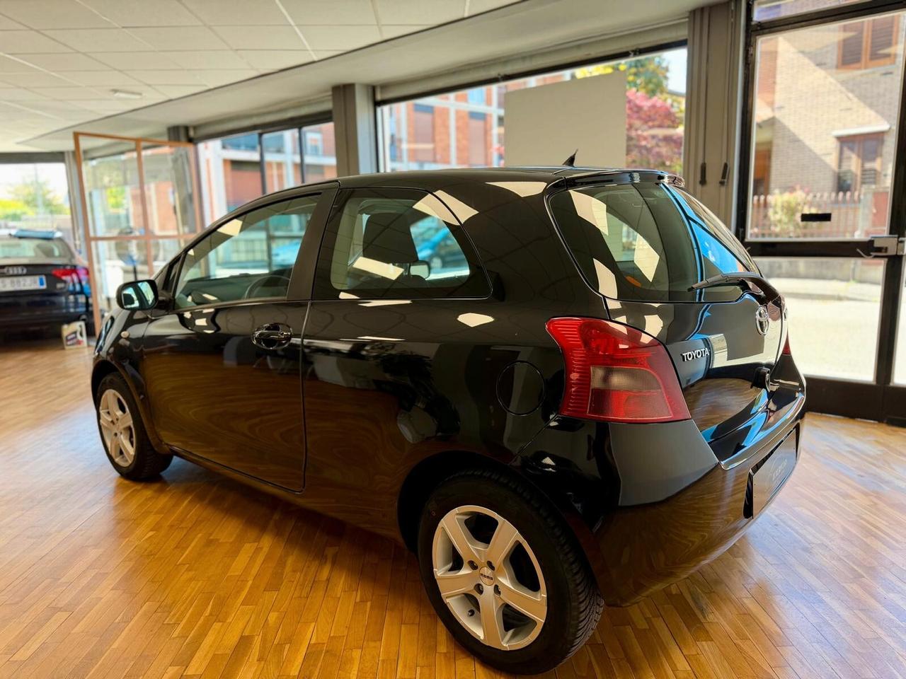Toyota Yaris 1.0 3 porte Sol