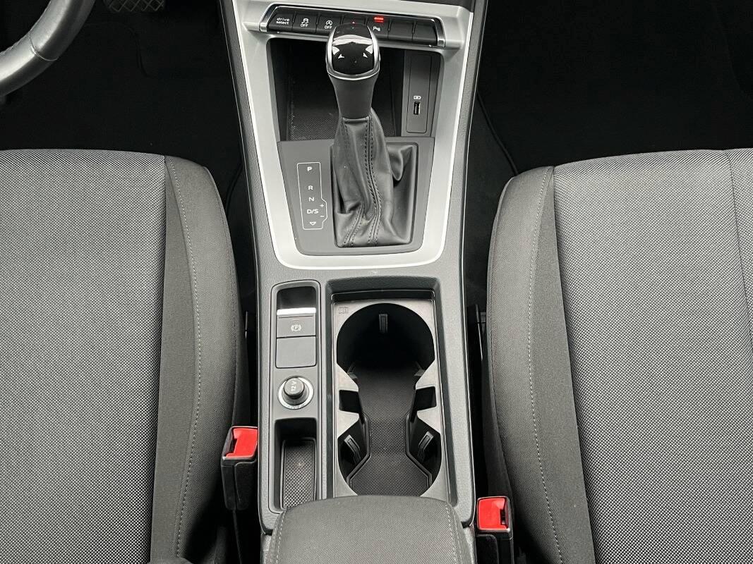 Audi Q3 35 1.5 tfsi mhev Business s-tronic