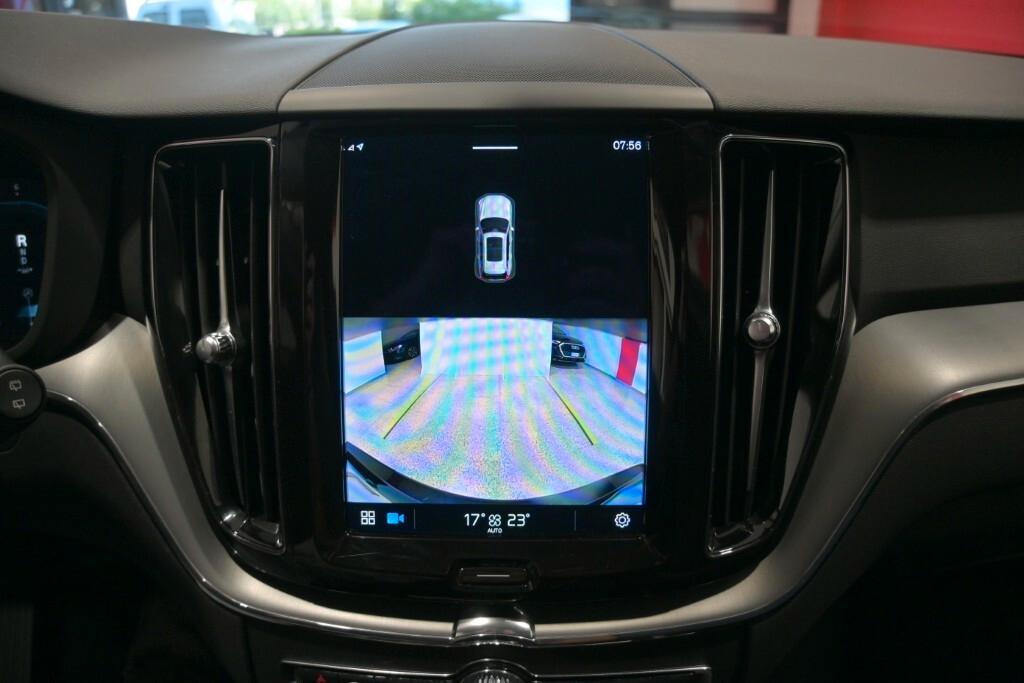 VOLVO XC60 2.0D 197CV B4 (D) AUTOMATIC CORE ( FARI LED - COCKPIT - CRUISE - CARPLAY - PDC - TELECAMERA POST. - CERCHI 18 ) KM 18000